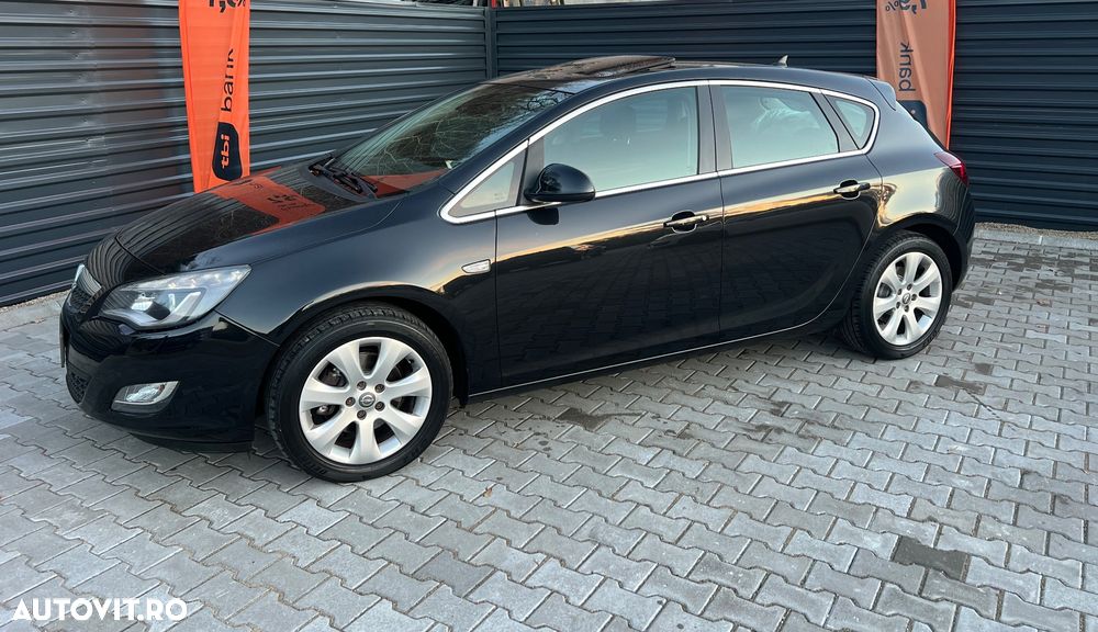 Opel Astra 2.0 CDTI ecoFLEX Start/Stop Exklusiv - 4