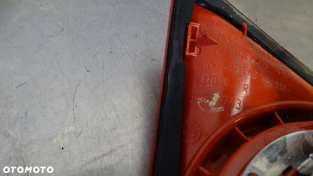 LAMPA PRAWA TYLNA W KLAPIE VOLKSWAGEN GOLF V 1.9TDI 1K6945094G - 3