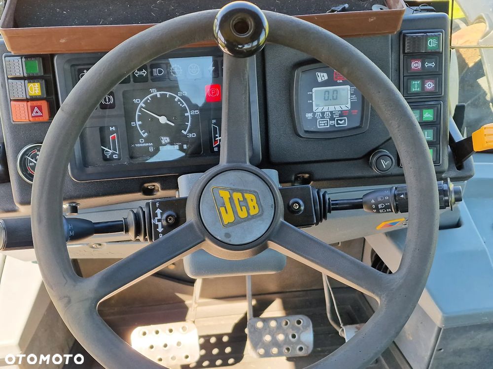 JCB Fastrac 155-65 - 19