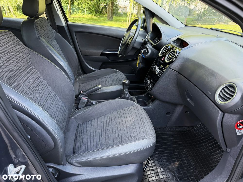 Opel Corsa 1.2 16V Cosmo - 18