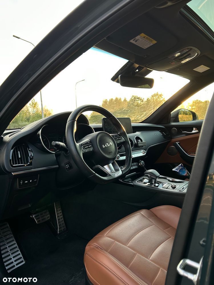 Kia Stinger - 11