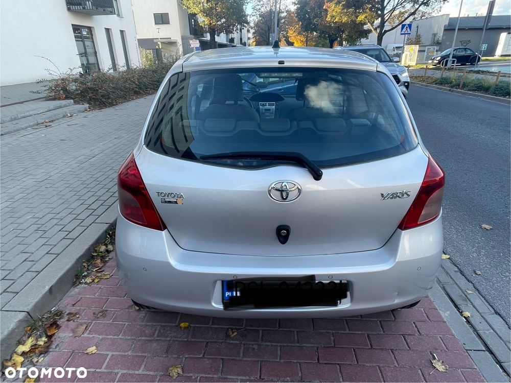 Toyota Yaris - 12