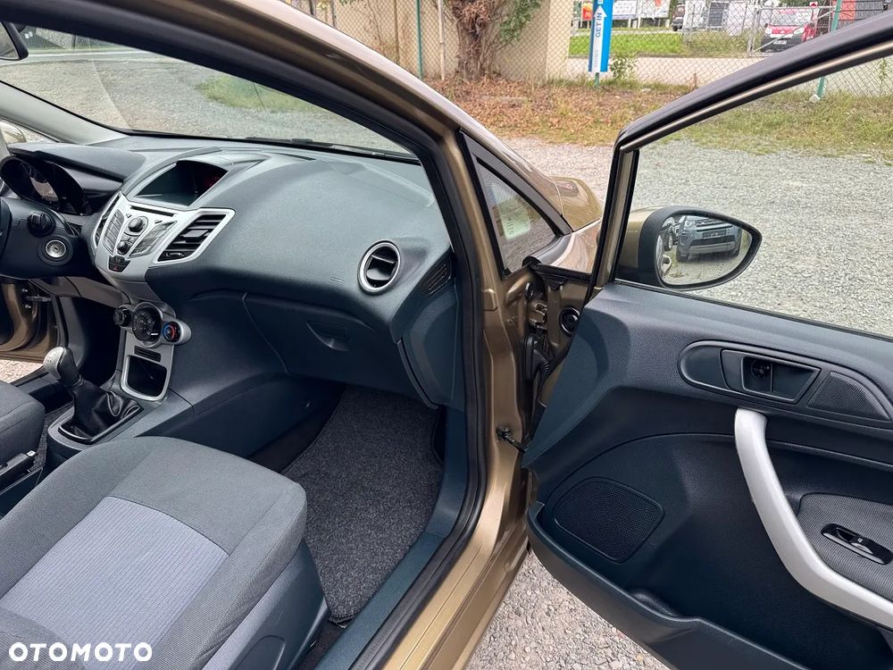 Ford Fiesta - 26