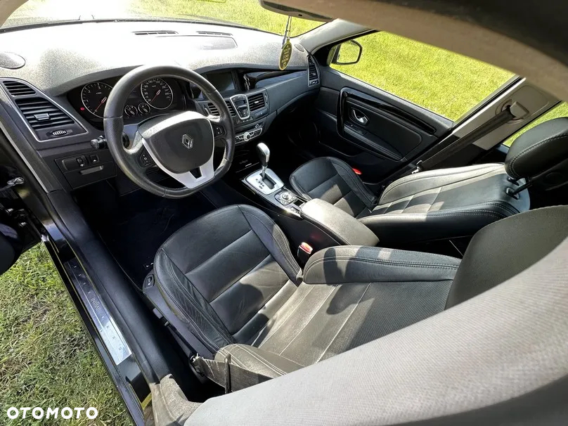 Renault Laguna 2.0 dCi FAP Initiale - 14