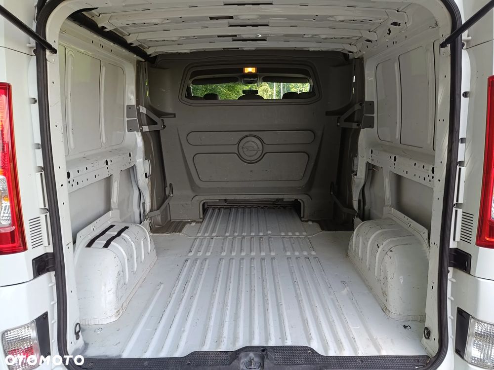 Opel Vivaro L2H1 2.9t - 19
