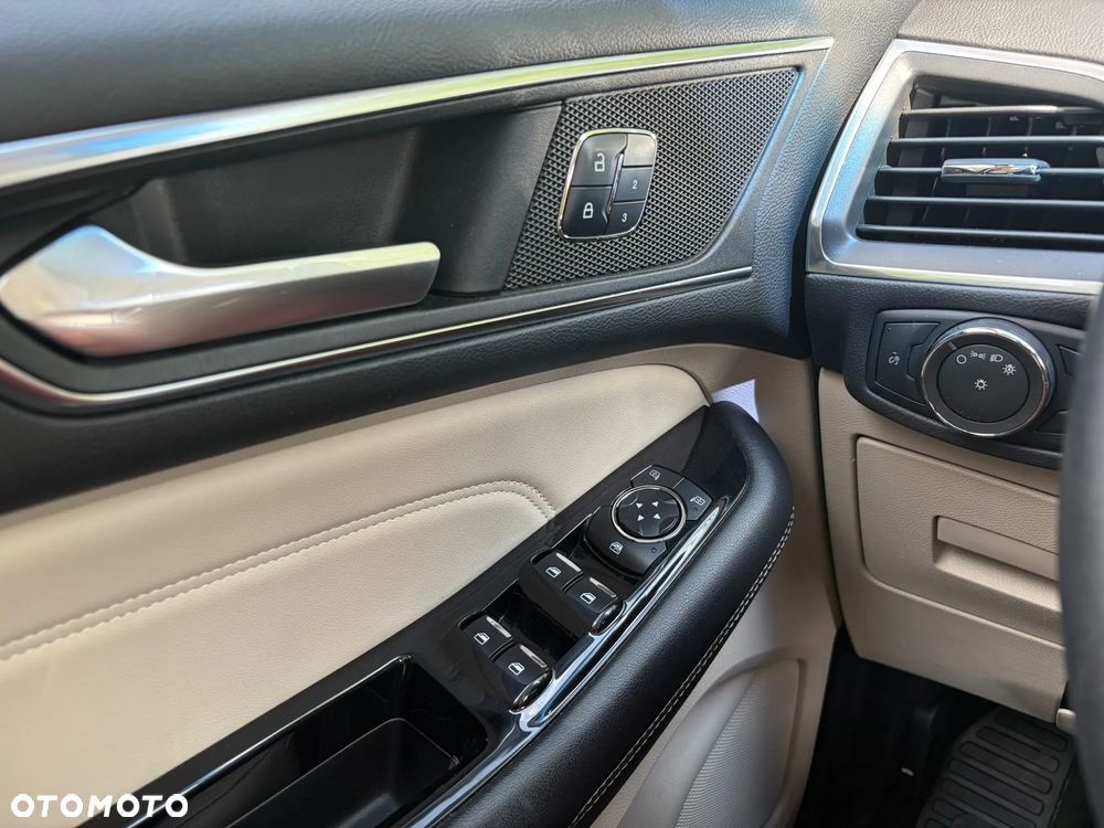 Ford Edge - 6
