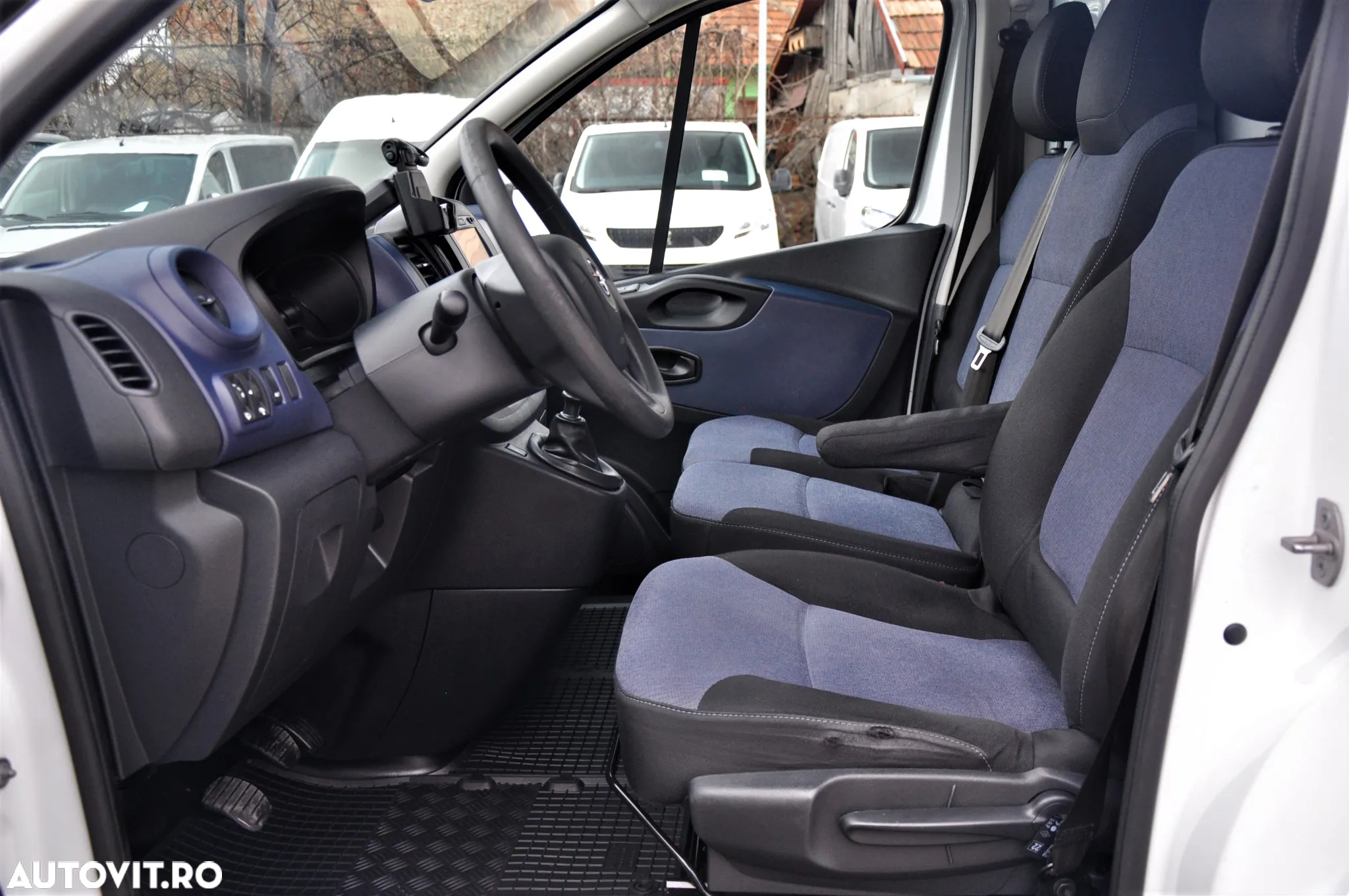 Opel Vivaro Furgon Maxi - 15