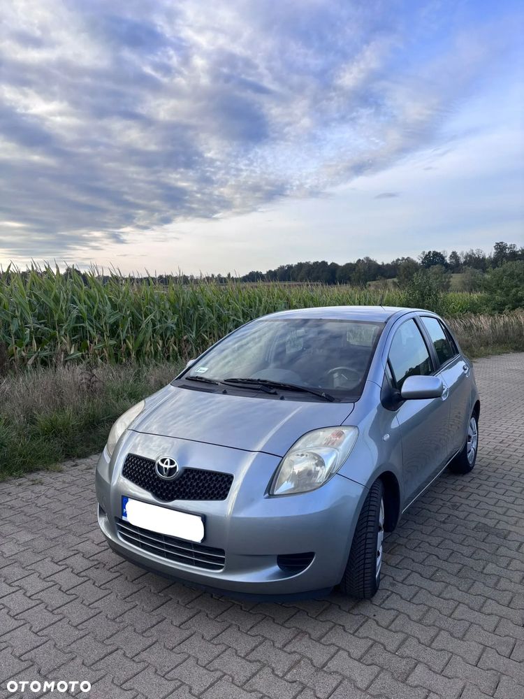 Toyota Yaris 1.3 VVT-i Sol - 1