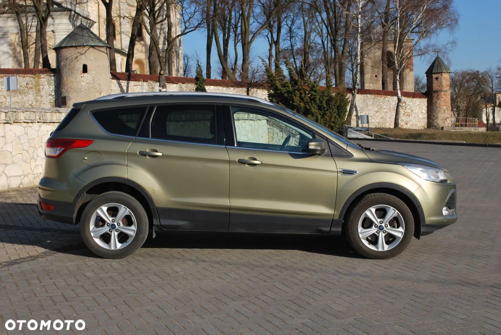 Ford Kuga 2.0 TDCi 2x4 Titanium - 10