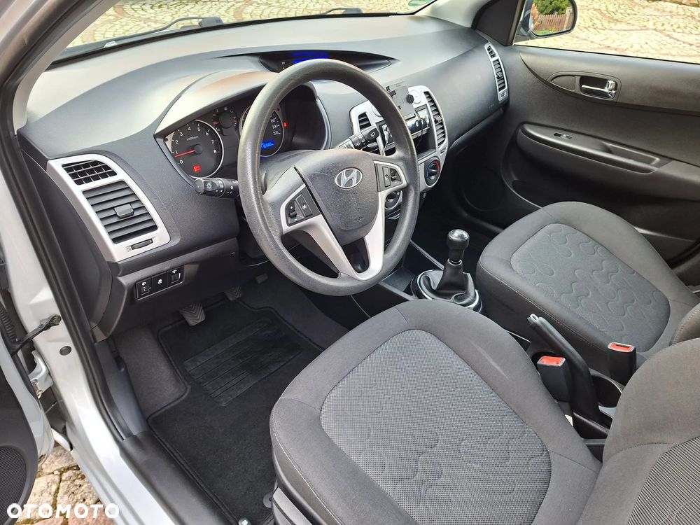 Hyundai i20 1.2 UEFA EURO 2012 Edition - 11