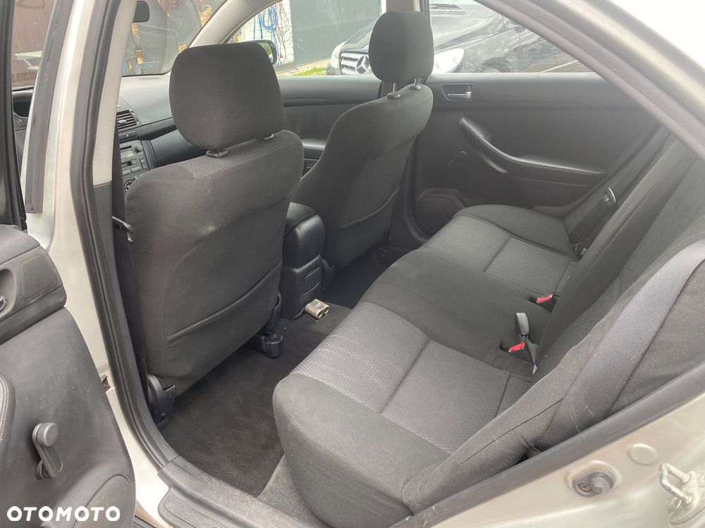 Toyota Avensis 2.0 D-4D Luna - 13