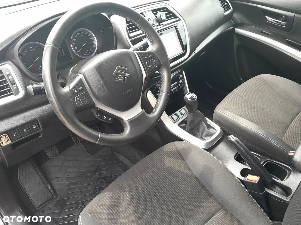 Suzuki SX4 S-Cross 1.0 T Premium - 9