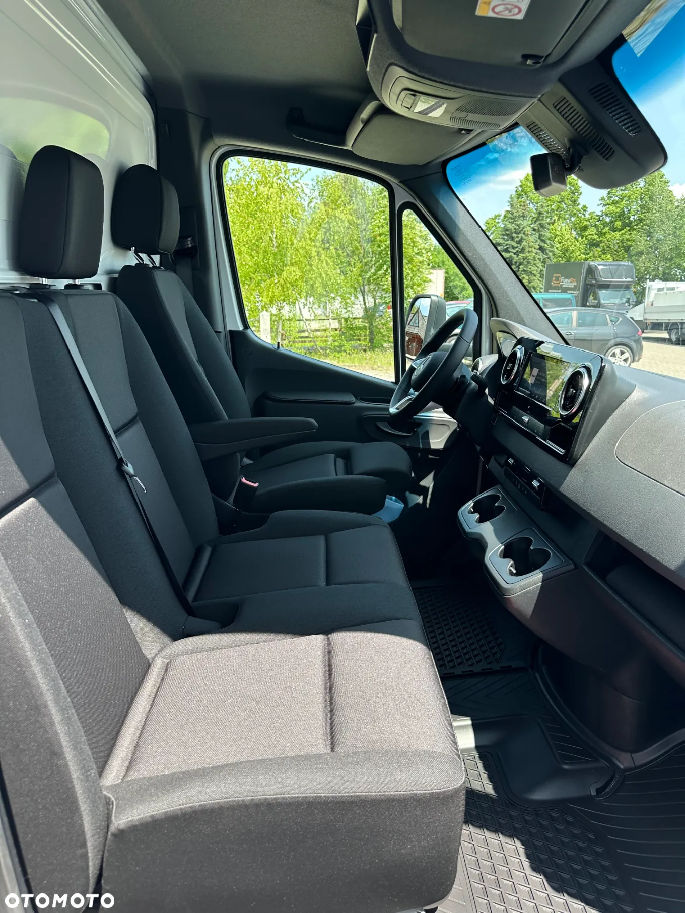 Mercedes-Benz Sprinter - 19