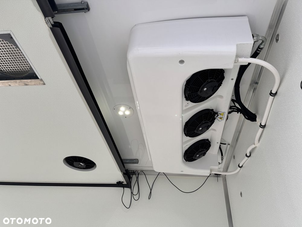 Iveco Daily‼️72C18‼️3.0 HI-MATIC Chłodnia/Mroźnia zakres -32C/+22C THERMO KING V-500 MAX Źródło Zasilania 400V Grube Ściany/Podłoga Przegroda komorowa‼️ Full LED na bliźniaku Salon Polska Poduszki Pneumatyczne DMC7200kg - 11