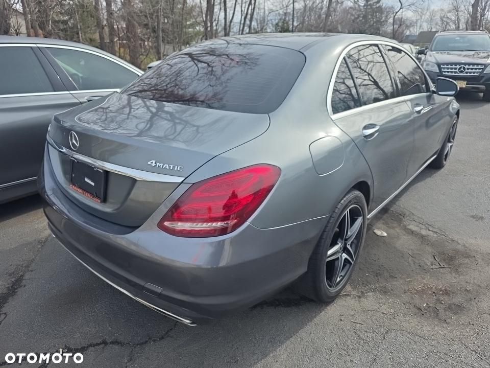 Mercedes-Benz Klasa C 300 7G-TRONIC AMG Line - 4