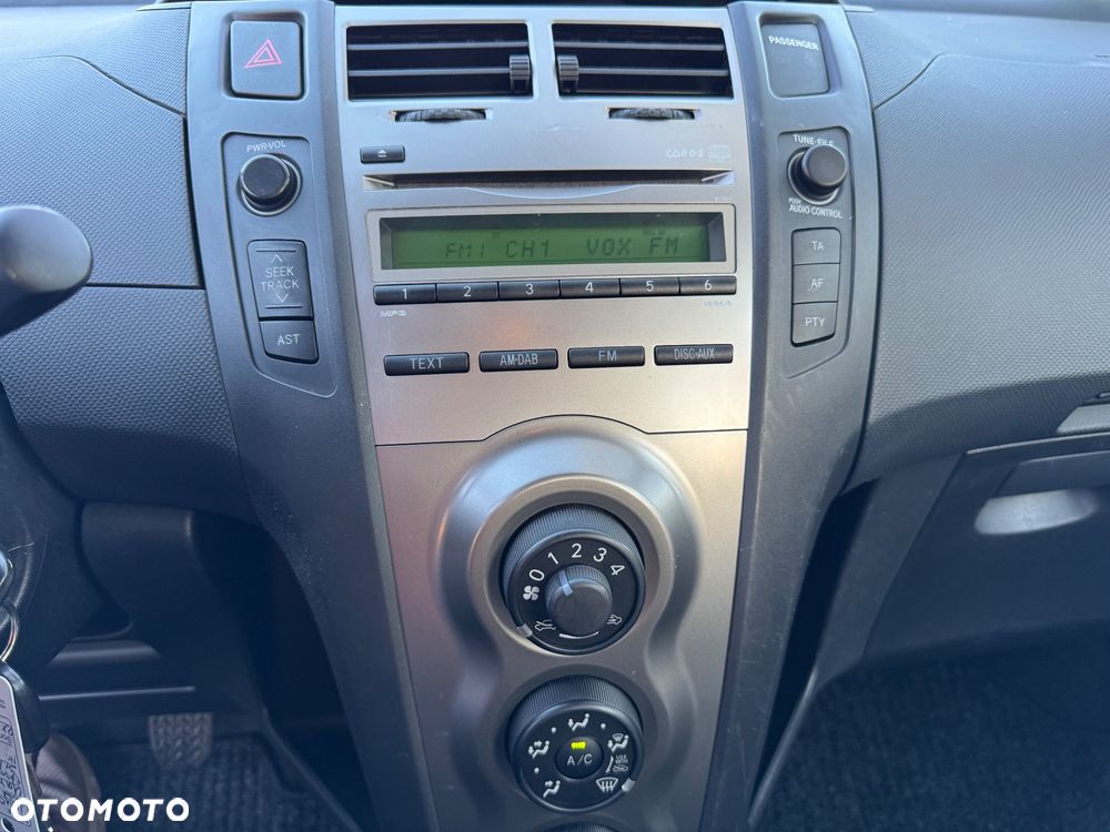 Toyota Yaris 1.0 VVT-i Sol - 19