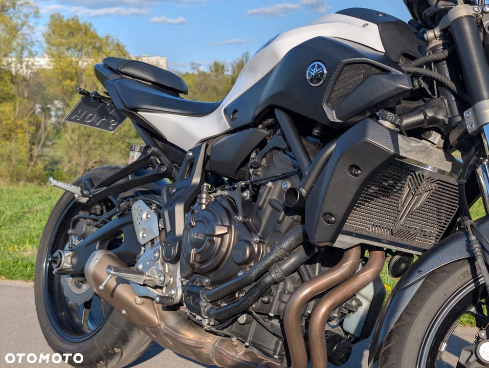 Yamaha MT - 28