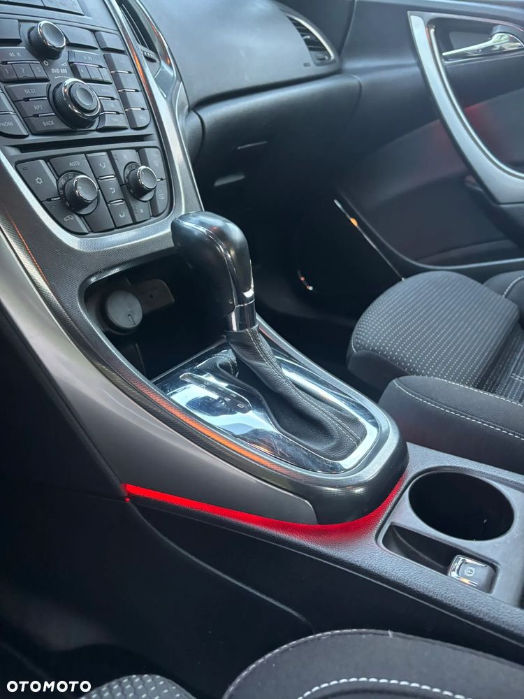 Opel Astra 1.6 Automatik Color Edition - 22