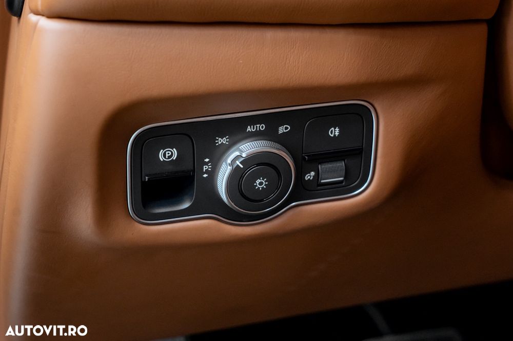 Aston Martin V8 Vantage Standard - 37