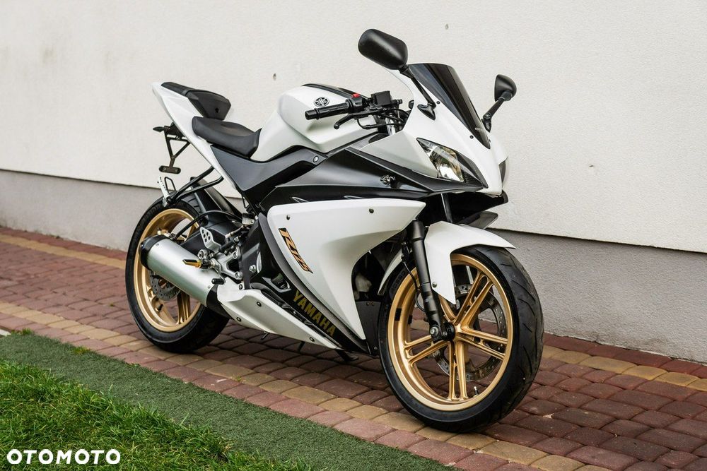 Yamaha YZF - 1