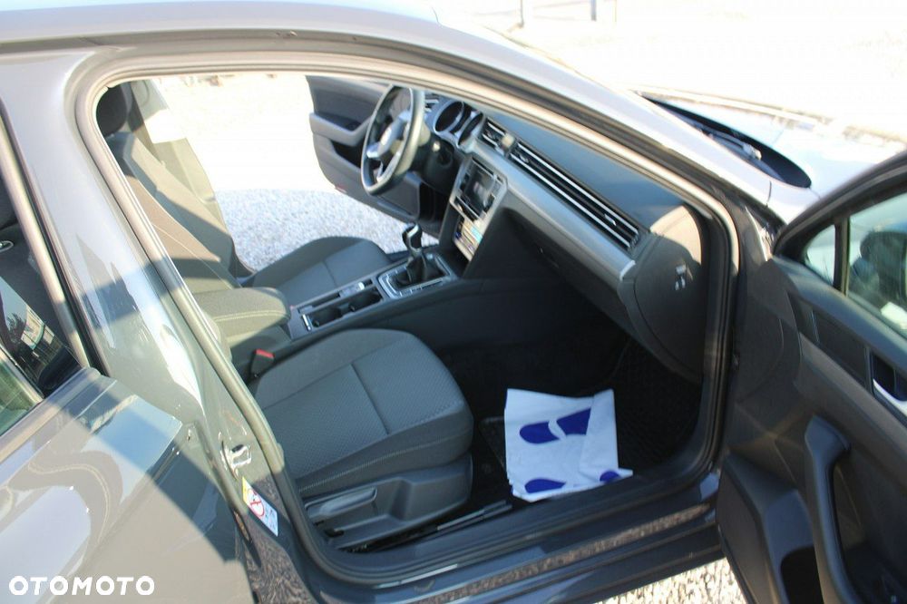 Volkswagen Passat 1.5 TSI EVO Essence - 30