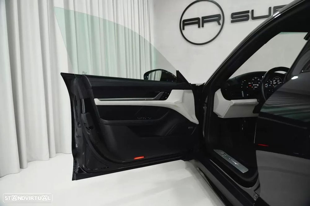 Porsche Taycan - 16