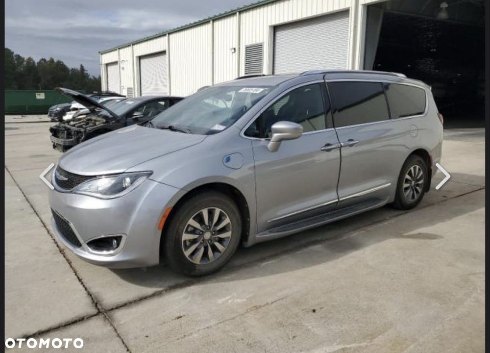 Chrysler Pacifica - 18