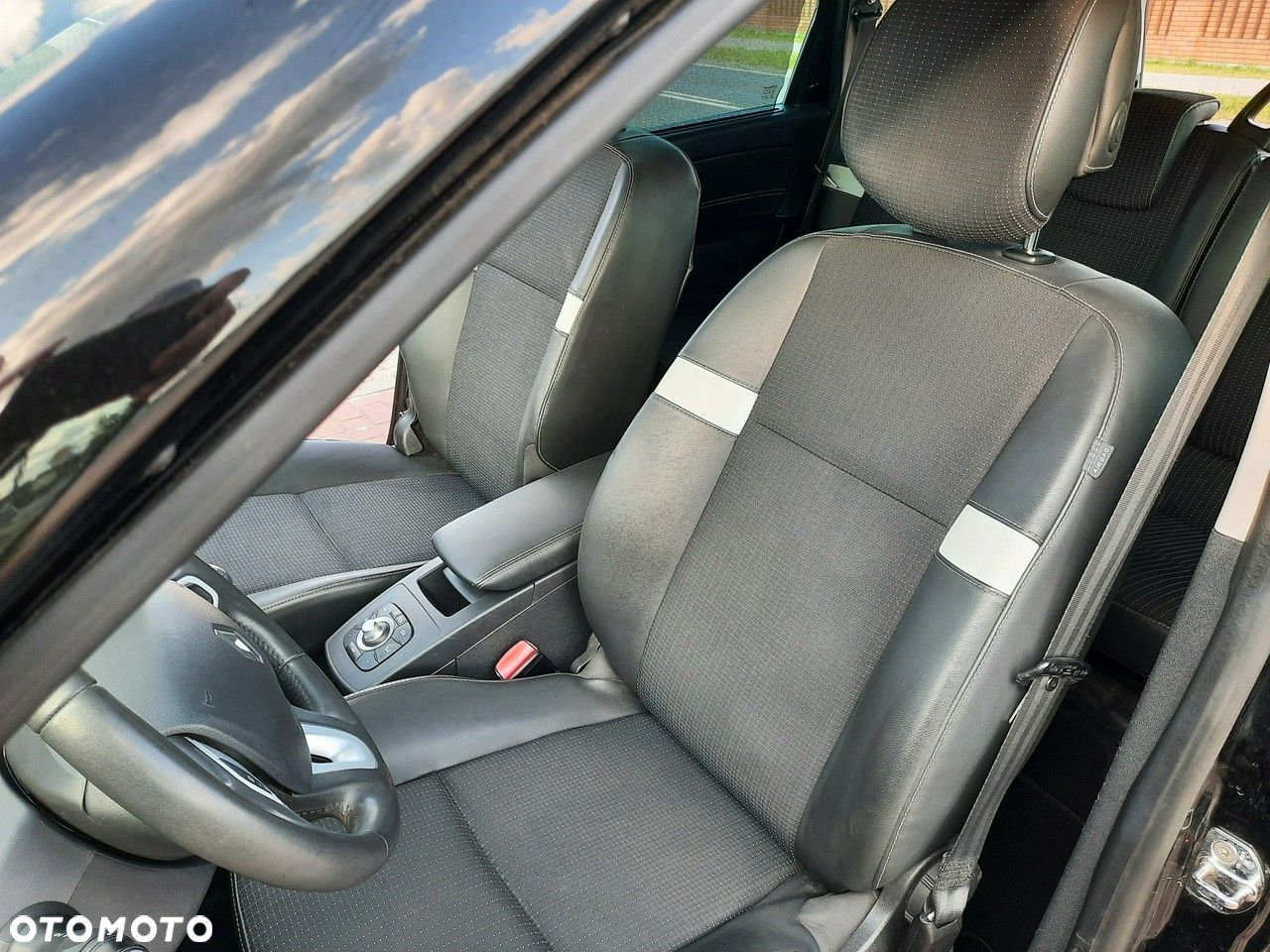 Renault Grand Scenic - 13