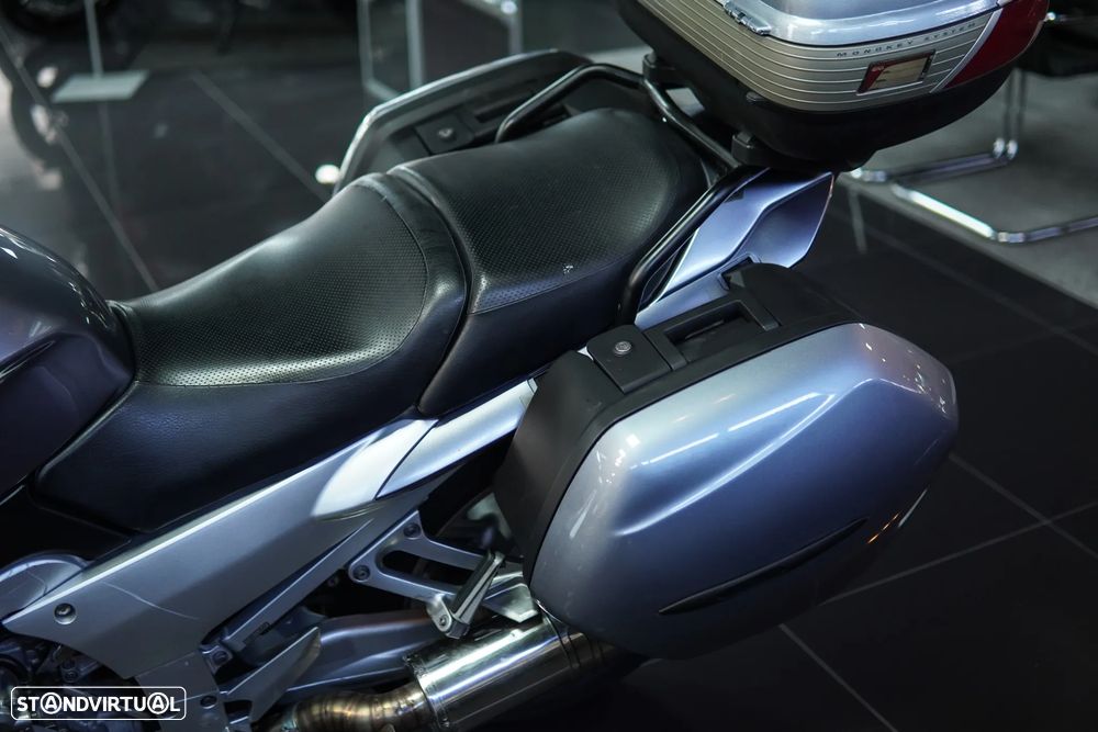 Yamaha FJR 1300 - 32