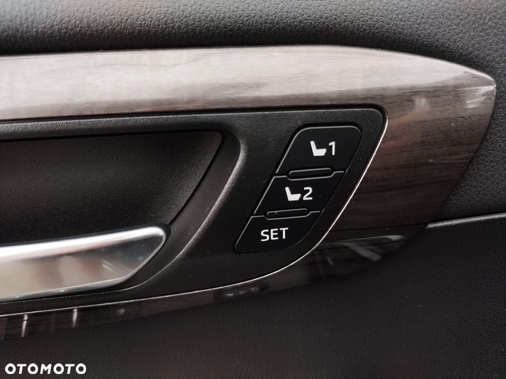 Toyota Highlander 2.5 Hybrid Executive - 16