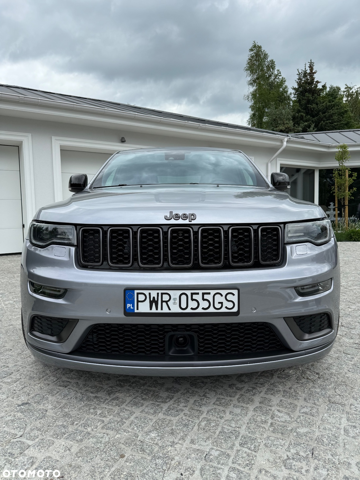 Jeep Grand Cherokee - 13