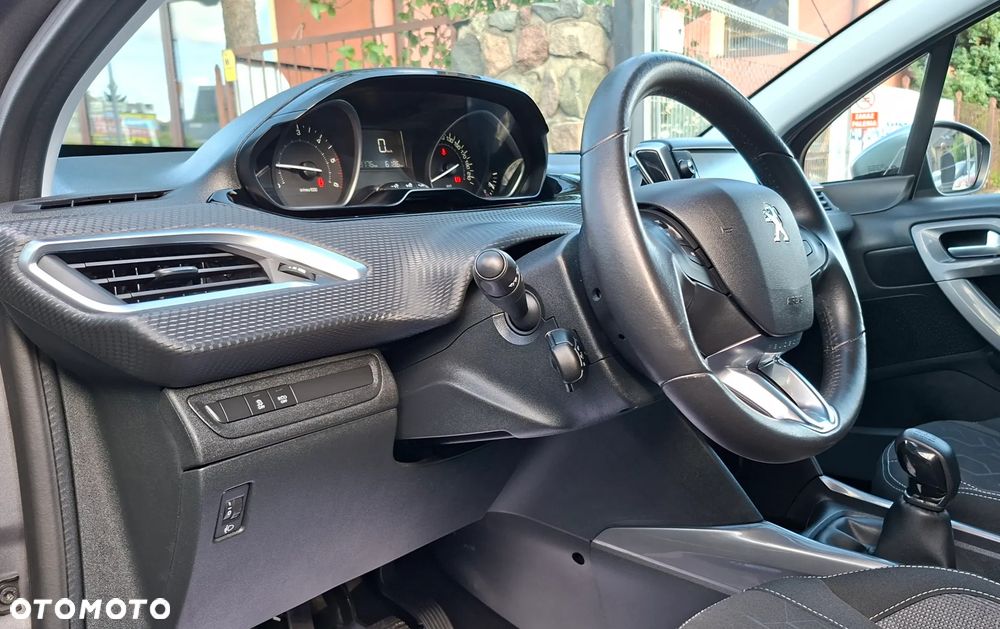 Peugeot 2008 1.6 BlueHDi Style - 26