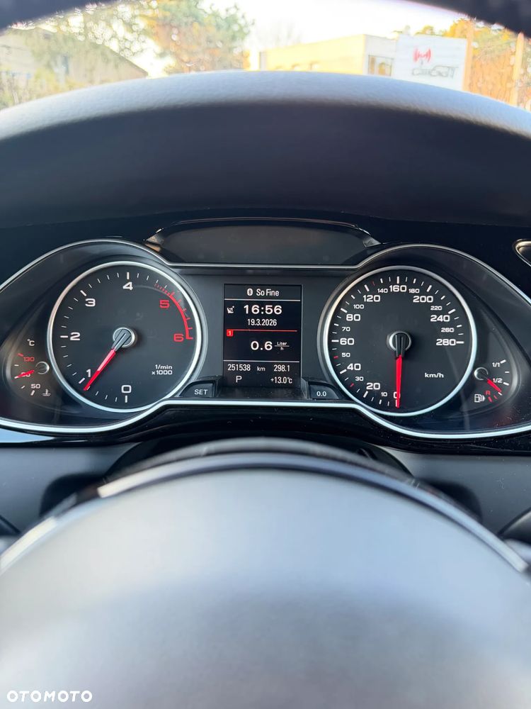 Audi A4 Avant 2.0 TDI DPF clean diesel quattro S tronic S line Sportpaket - 6