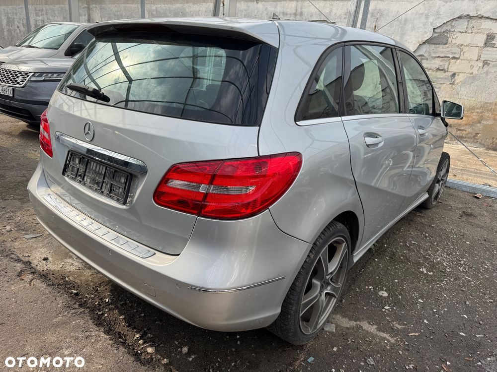 Mercedes-Benz Klasa B 180 BlueEFFICIENCY Edition Style - 5