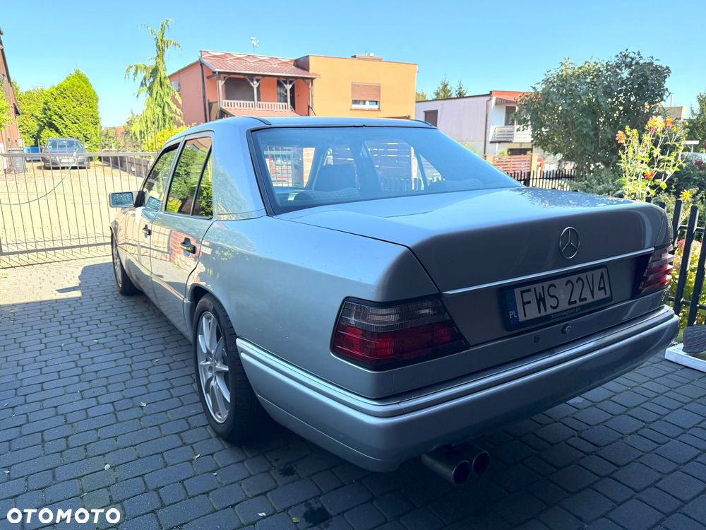 Mercedes-Benz Klasa E 220 - 5
