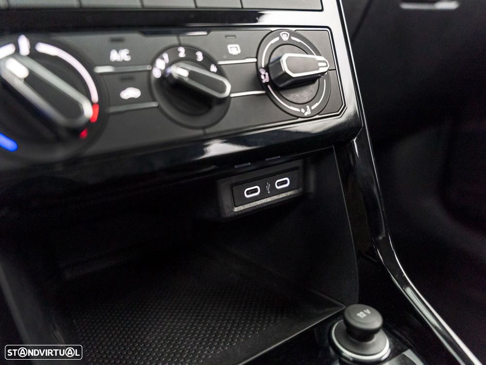 VW T-Cross 1.0 TSI BlackStyle - 22