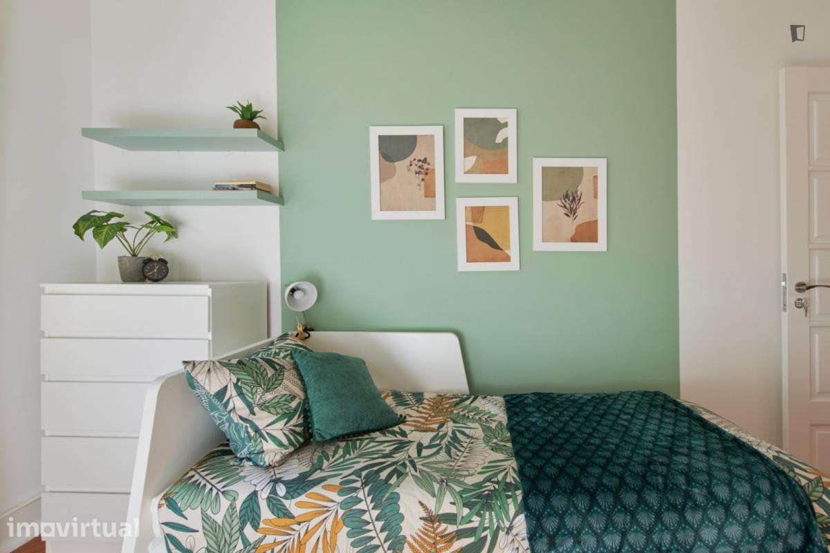 Quarto - localizado em Roma-Areeiro Lisbon - Grande imagem: 3/40