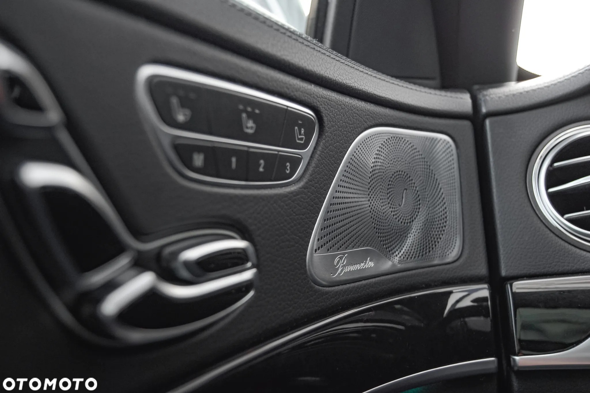 Mercedes-Benz Klasa S 560 4-Matic L 9G-TRONIC - 22