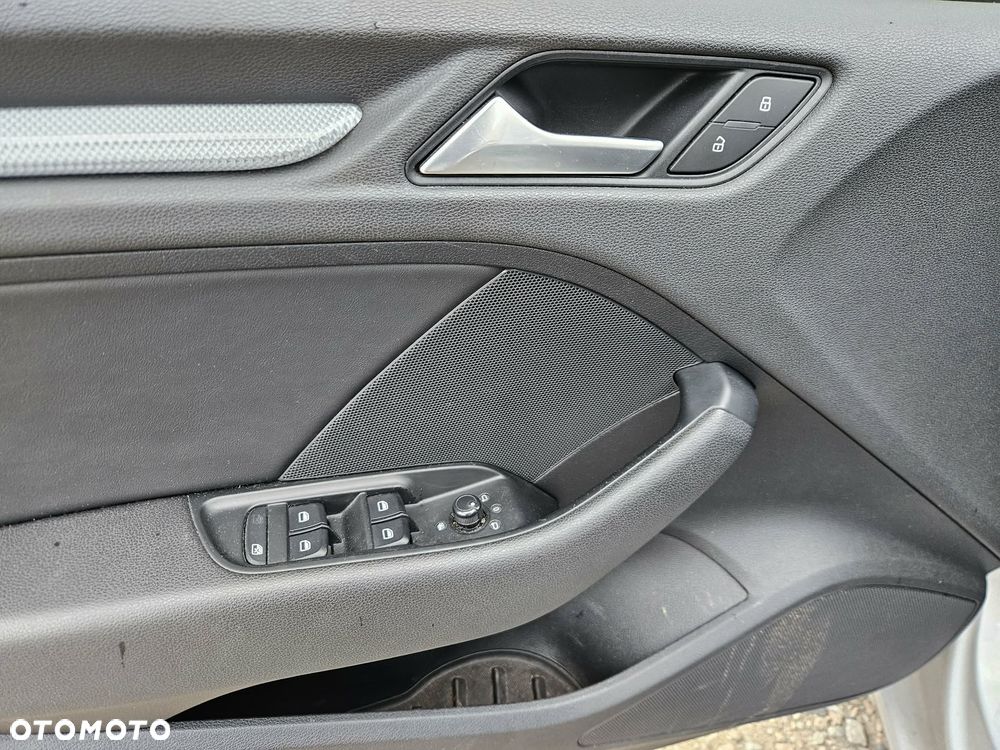 Audi A3 Sportback 2.0 TDI (clean diesel) S tronic Attraction - 9