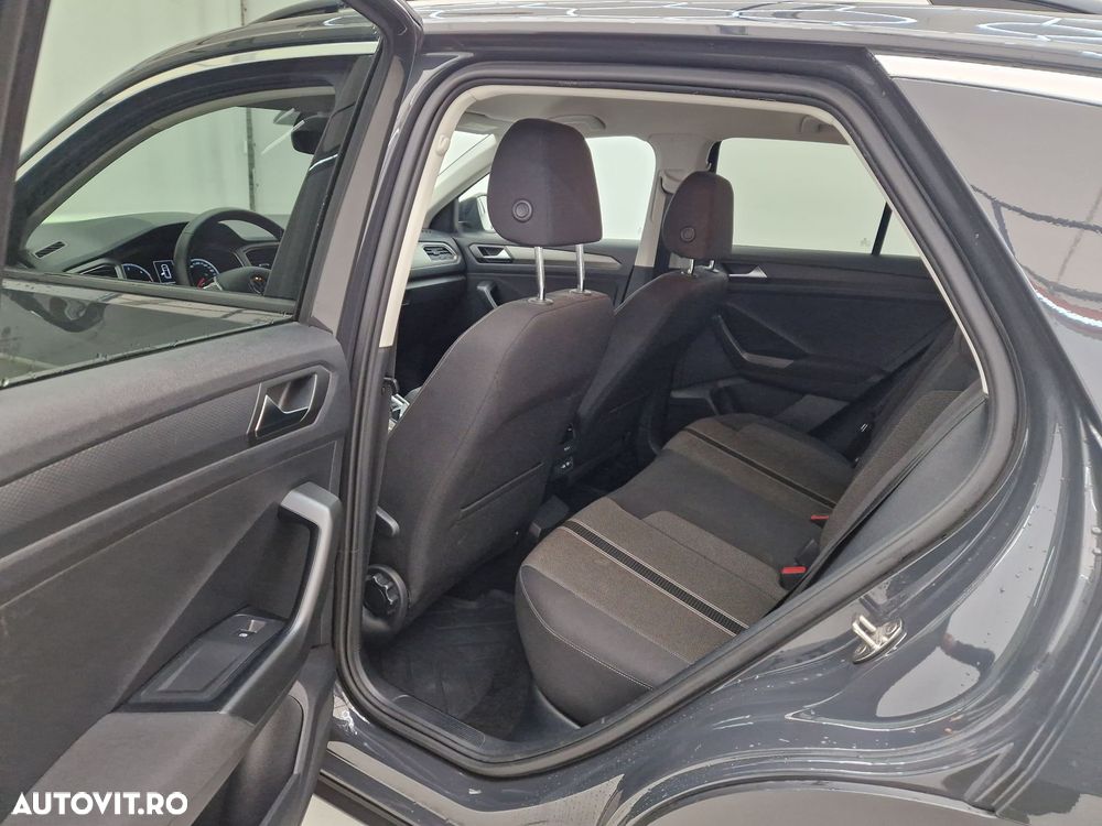 Volkswagen T-Roc - 4