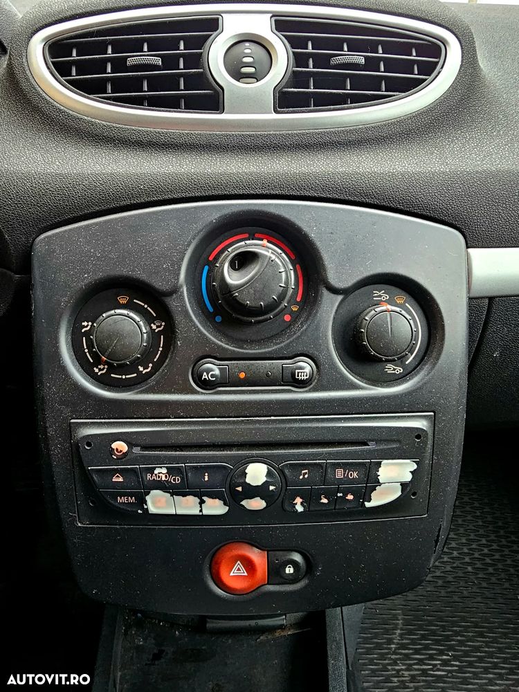 Renault Clio - 26