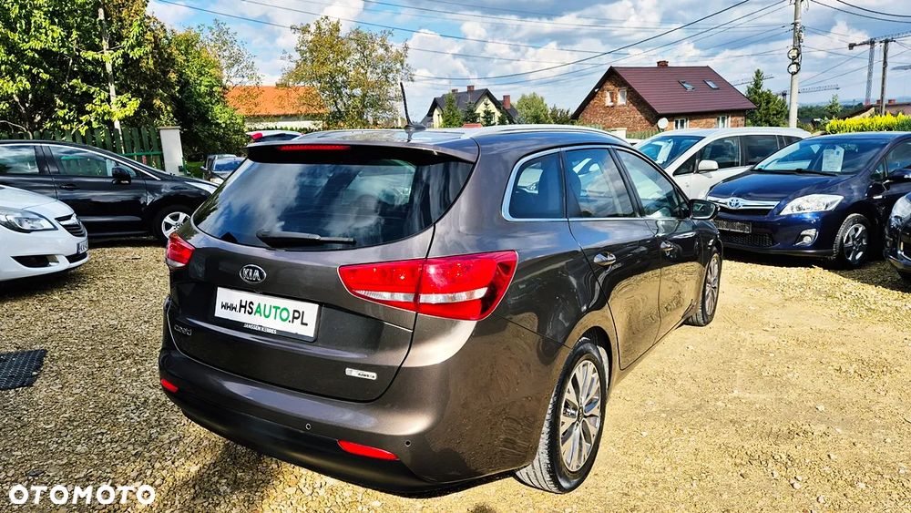 Kia Ceed 1.6 GDI ISG SW Platinum Edition - 14