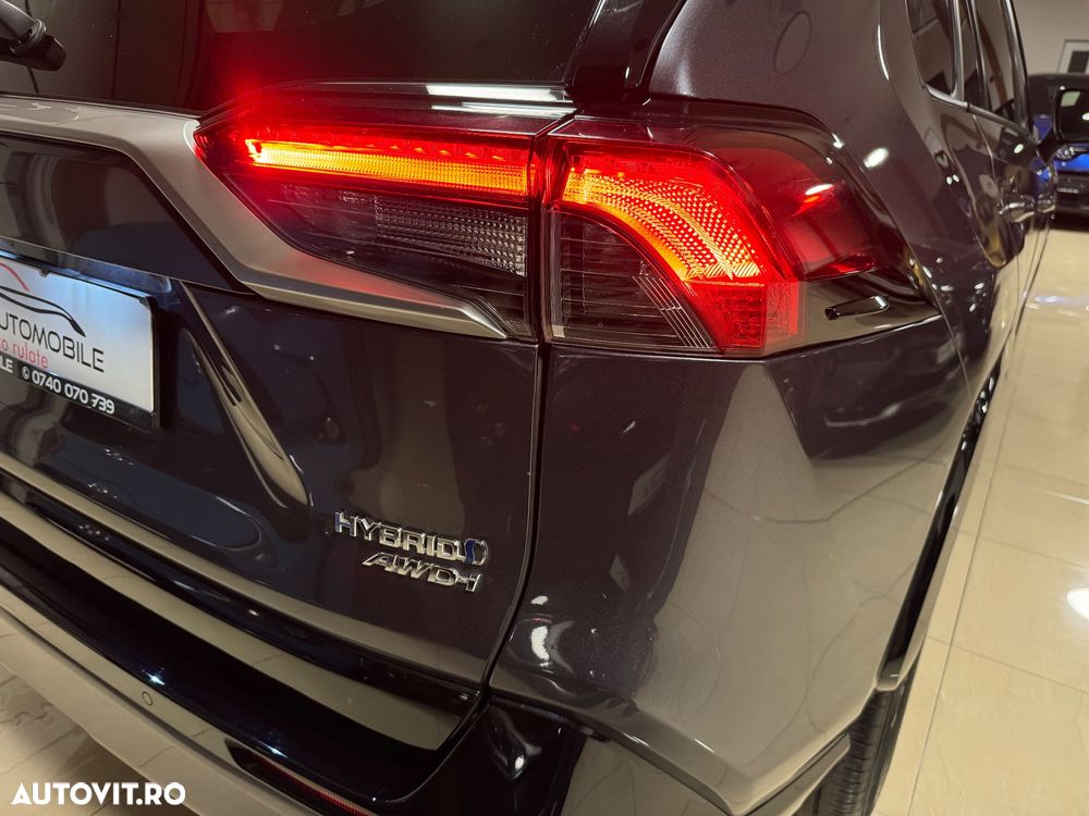 Toyota RAV4 2.5 4x4 Hybrid Team Deutschland - 32