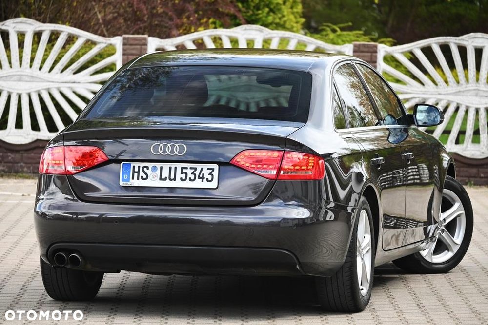 Audi A4 Limousine - 15