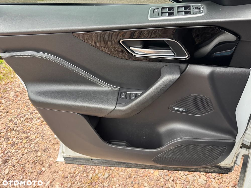 Jaguar F-Pace 2.0 i4P AWD R-Sport - 25
