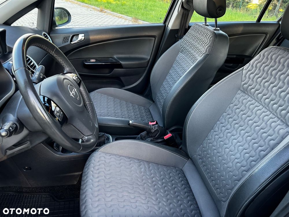 Opel Corsa 1.4 16V Innovation - 12