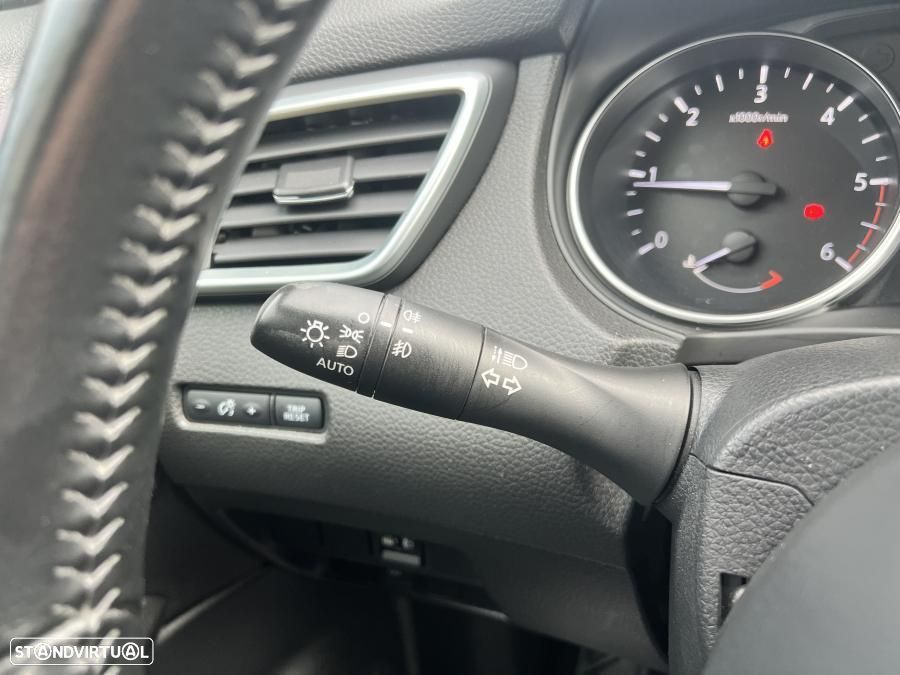 Nissan Qashqai 1.5 dCi N-Connecta - 30