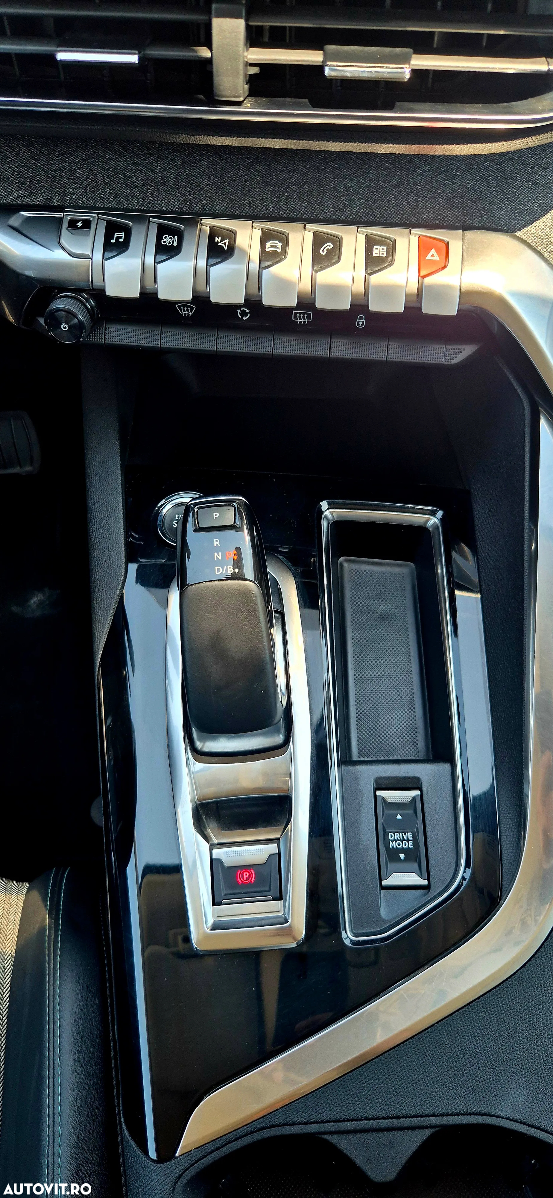 Peugeot 3008 PHEV EAT8 Allure - 13