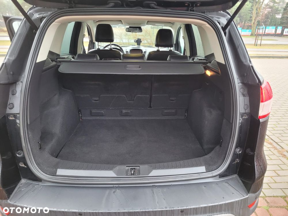 Ford Kuga 2.0 TDCi 2x4 Titanium - 19