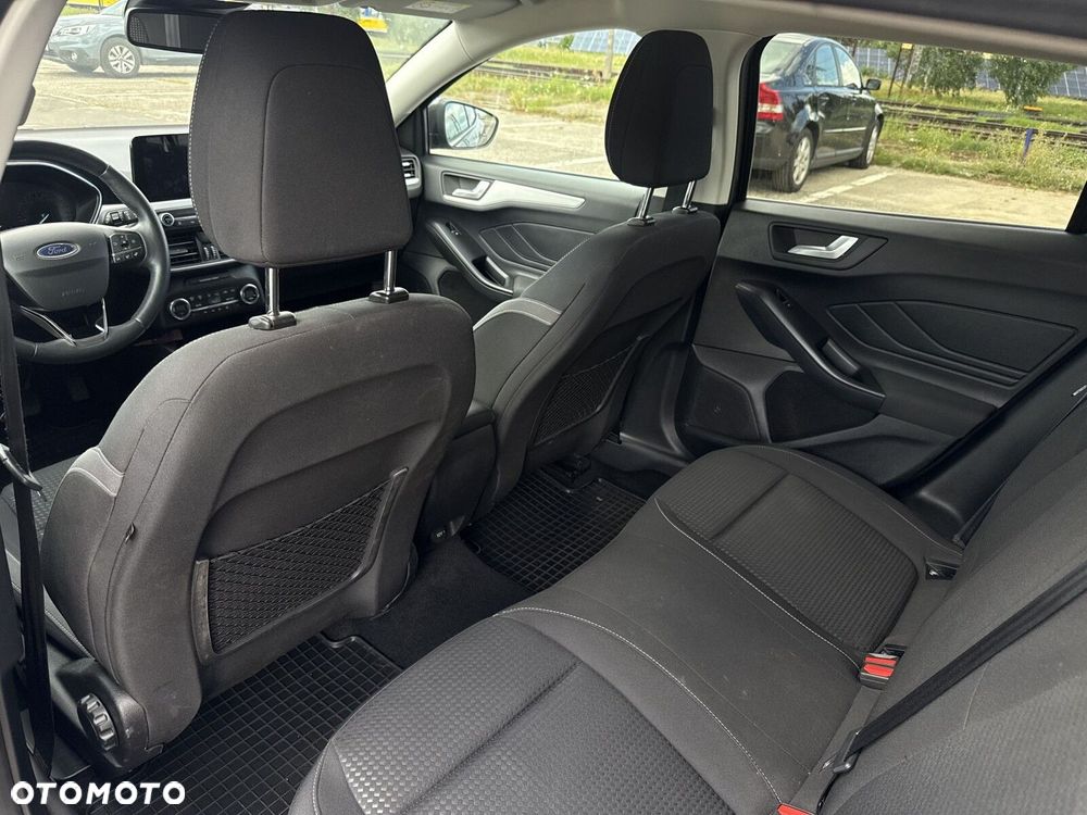 Ford Focus - 30
